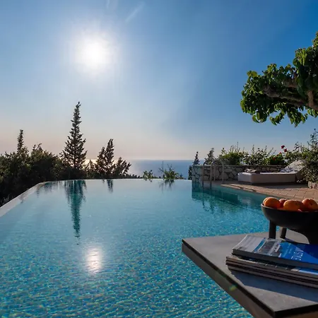 Artblue Villa *