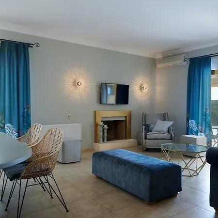 Artblue Villa *